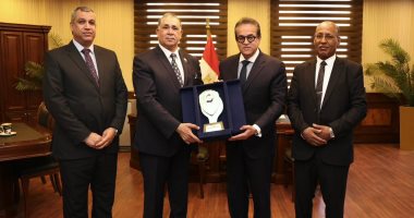 نقيب المحامين يلتقى وزير الصحة لبحث تعزيز الخدمات الصحية لأعضاء النقابة
