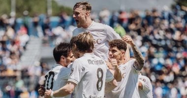 نابولي يفوز على بيزا بثلاثية ويوفنتوس يسقط أمام فيورنتينا.. فيديو