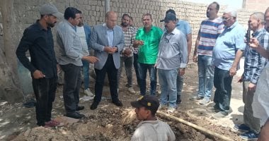 نائب محافظ الجيزة يتابع تطوير ورصف طريق أم دينار الرابط بمنشأة القناطر.. صور