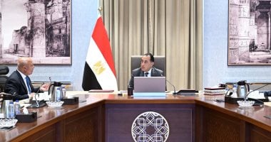 رئيس الوزراء يتابع الموقف التنفيذى لعدد من مشروعات قطاع الطرق
