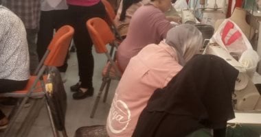 العربة المتنقلة.. ورشة متنقلة للتدريب المهني لشباب وفتيات القرى في أسيوط.. صور