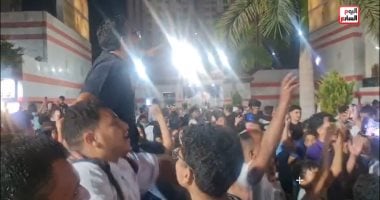 الدورى فى ميت عقبة.. احتفالات جماهير الزمالك داخل النادى بالفوز بالدورى.. فيديو