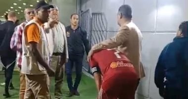 تريزيجيه يدخل في نوبة بكاء بعد فقدان الأهلي لقب الدوري والمشاركة بـ الأبطال.. صور