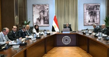 رئيس الوزراء يتابع جهود تنفيذ الخطة الاستراتيجية لتحلية مياه البحر