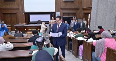 رئيس جامعة القاهرة يتابع انتظام امتحانات الفصل الدراسى الثانى