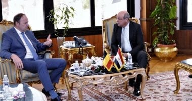 وزير الطيران يبحث مع سفير بلجيكا بالقاهرة فرص تعزيز الربط الجوى بين البلدين