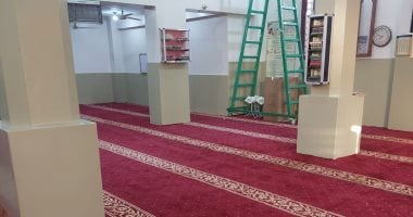قبل عيد الأضحى.. إدارة أوقاف الطود تنفذ فرش مسجد الرحمن بالطود البلد.. صور