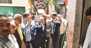 أسيوط تتوسع فى مشروعات الأسواق الحضارية.. المحافظة تسعى للقضاء على العشوائيات وتنظيم حركة التجارة.. الحمراء ومنفلوط والكوم الأحمر أبرز المشروعات لدعم الباعة الجائلين وتحسين المظهر الحضارى.. صور