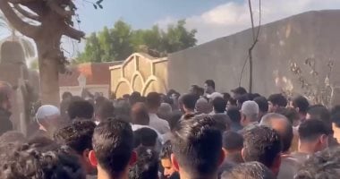 تشييع جثمان ربة منزل لقيت مصرعها على يد زوجها بطوخ وانهيار الأسرة.. صور