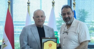 أبو ريدة يجتمع بمجدى عبد الغنى رئيس جمعية المحترفين لتعزيز سبل التعاون