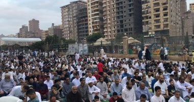 الأهالى والمصلين يؤدون صلاة عيد الأضحى بساحات ومساجد سوهاج.. مباشر