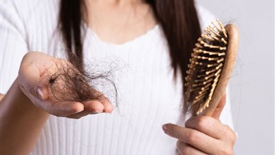 تمشيط الشعر.. عادة يومية بسيطة بنتائج تفوق التوقعات