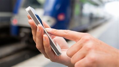 تحذير من ترك الهاتف المحمول على الشحن خلال النوم.. يسبب كارثة