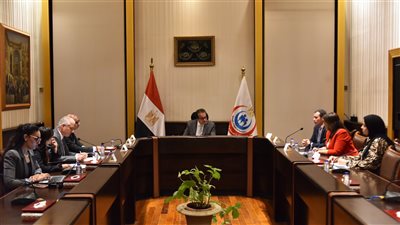 وزير الصحة يبحث مع مندوب فلسطين لدى جامعة الدول العربية دعم المنظومة الصحية في غزة