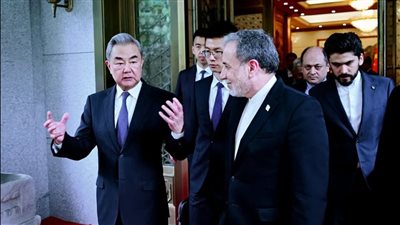 وزير الخارجية الصيني: بكين شريك استراتيجي موثوق .. وعراقجي: تعاوننا سيكون أقوي