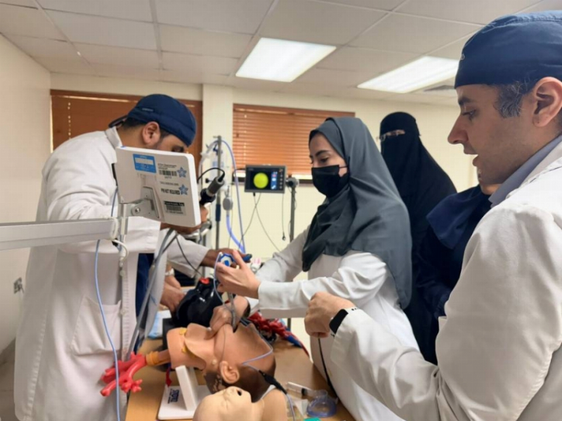 مستشفى الملك فهد التخصصي بالدمام ينظم دورة “التعامل مع مجرى الهواء الصعب”
