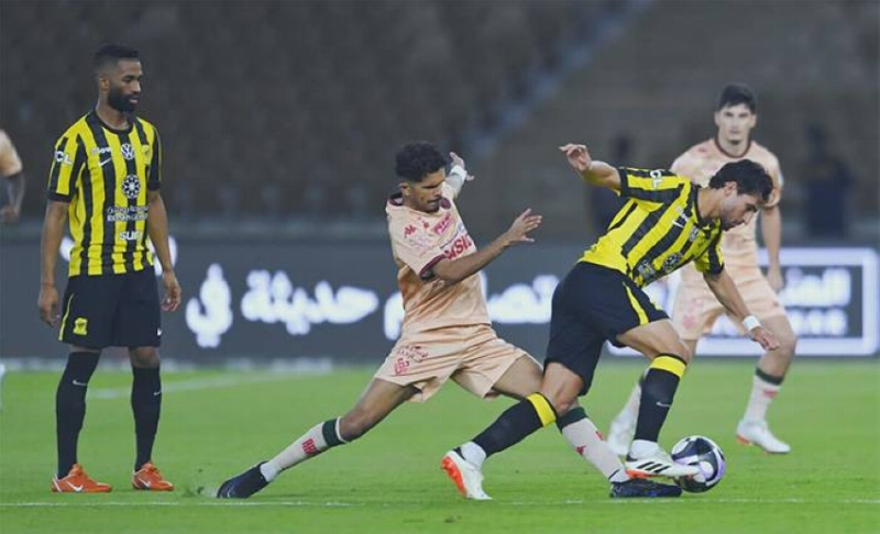 الاتحاد بكل «برود».. يفرط بنقاط الخلود