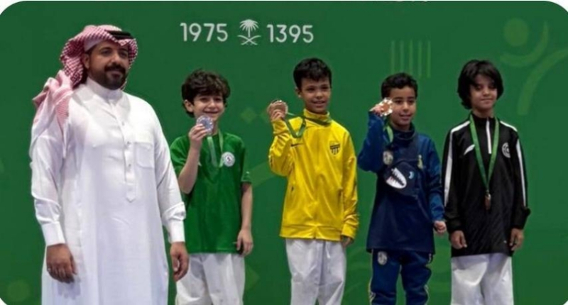 ” 3 ” ميداليات اتفاقية في كاراتيه المملكة