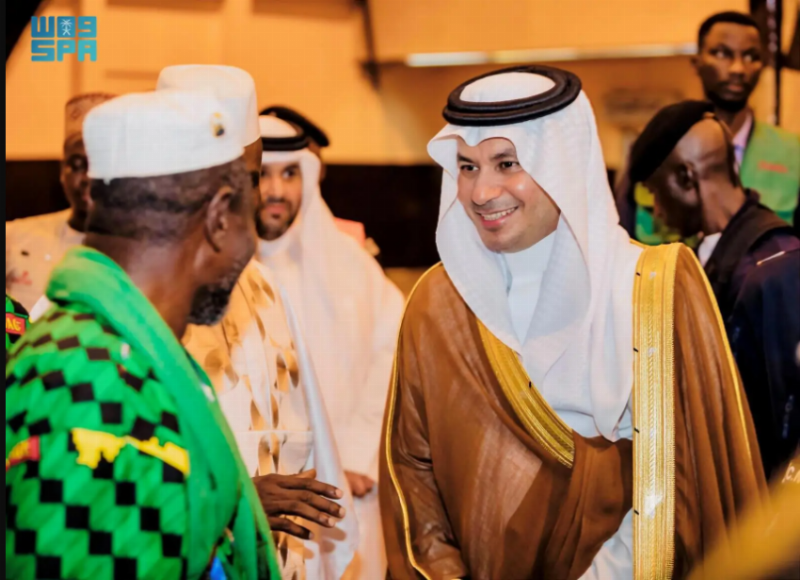 سفير خادم الحرمين الشريفين في غينيا كوناكري يودّع حجاج بيت الله الحرام