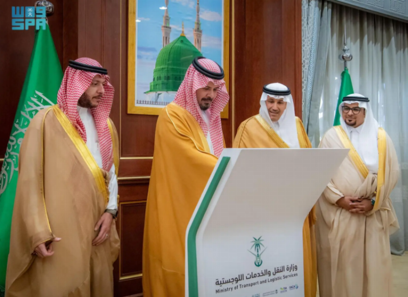 أمير المدينة المنورة يدشّن حملة “طرق متميزة آمنة” لتعزيز سلامة الطرق بالمنطقة