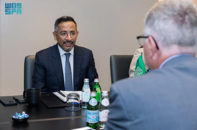 وزير الصناعة يبحث فرص التعاون في قطاع التعدين والمعادن مع شركات أمريكية