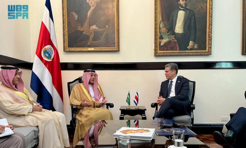 وزير الدولة للشؤون الخارجية يلتقي وزير خارجية كوستاريكا