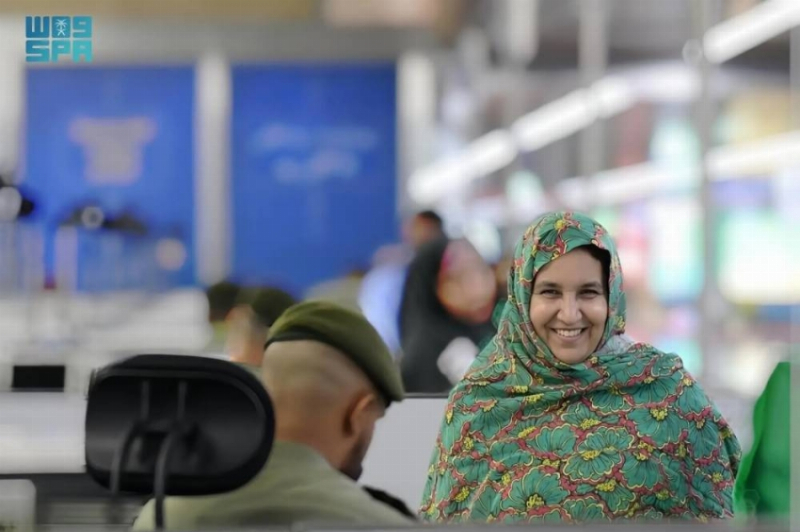 جوازات مطار المدينة تستقبل أولى رحلات الحجاج من موريتانيا