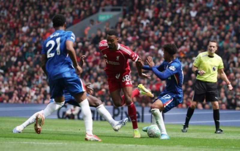 الممتاز الإنجليزي : ليفربول وتشلسي يتعادلان (1 – 1)