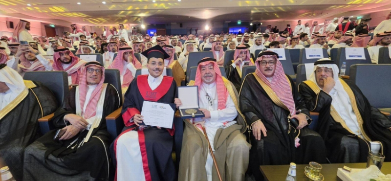 د. وئام تونسي لخريجي جامعة الأعمال والتكنولوجيا: اصنعوا مستقبلكم بعزيمة وألهموا العالم بعطائكم