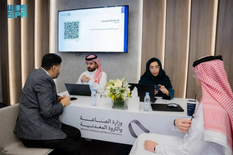 “الصناعة ” تُعرّف المستثمرين الجدد بالخدمات والممكنات والحوافز