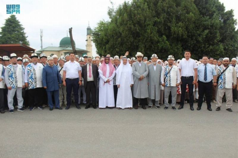 سفير خادم الحرمين لدى الجمهورية القرغيزية يودع الدفعة الأولى من الحجاج