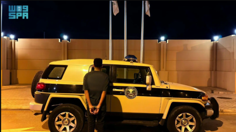 دوريات إدارة المجاهدين بجازان تقبض على مقيم لنقله 9 مخالفين لنظام أمن الحدود