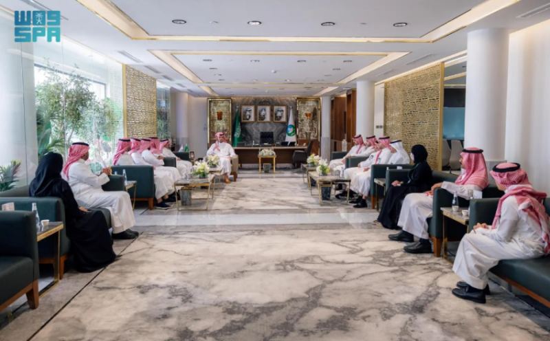 أمين منطقة الرياض يلتقي مديري مكاتب “مدينتي” ضمن مبادرة “قهوة مع الأمين”