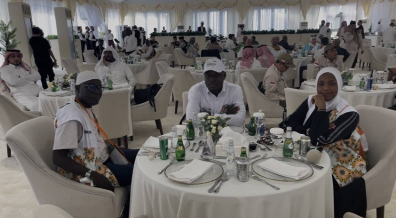 عدسات الوفود الإعلامية الدولية توثق الخدمات المقدمة لضيوف الرحمن بالمشاعر المقدسة