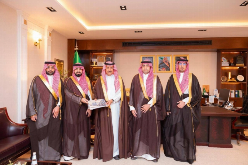 محافظ حفر الباطن يطلع على منجزات فرع الصحة