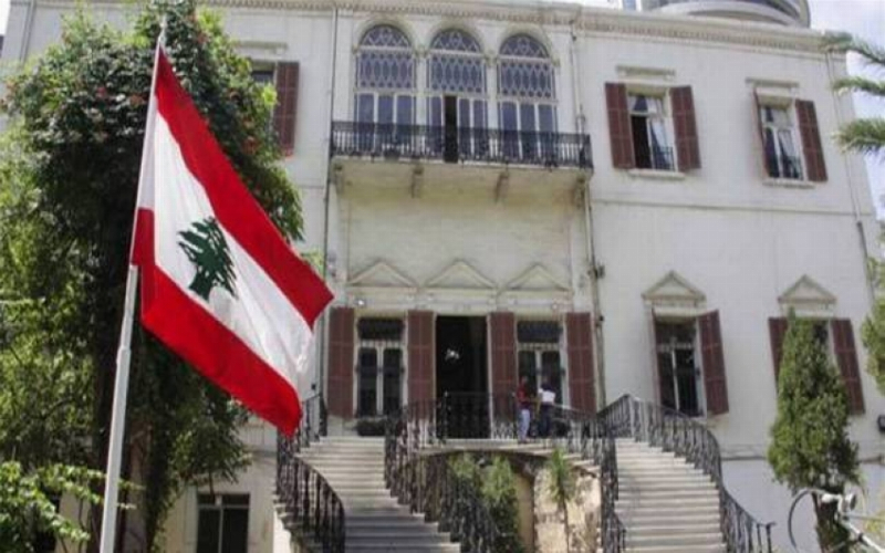لبنان يتهم إيران بتوريطه في حرب مدمرة