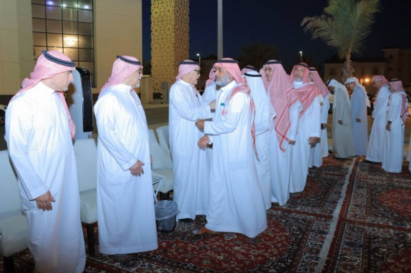 آل عشماوي يستقبلون المواسين في وفاة فقيدتهم فاطمة 