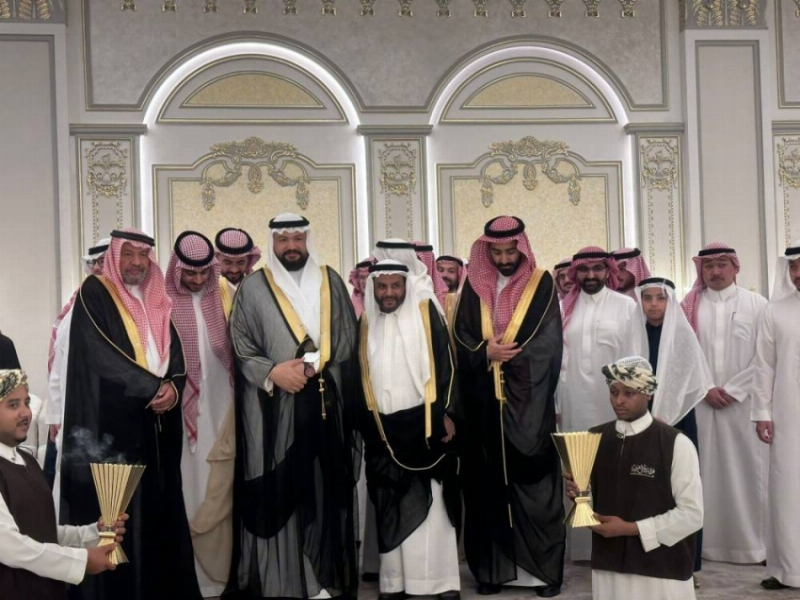 المهدلي والأحمدي يزفون الدكتور سعود
