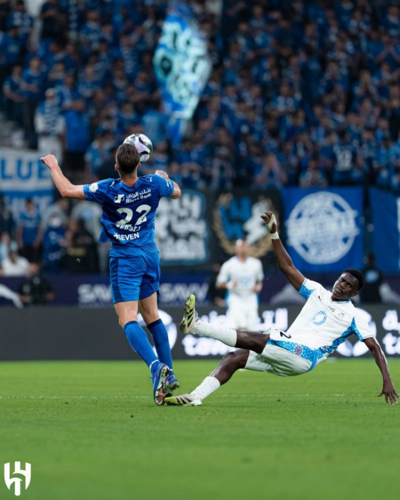 الهلال يبقي صراع الدوري مشتعلا حتى النفس الأخير