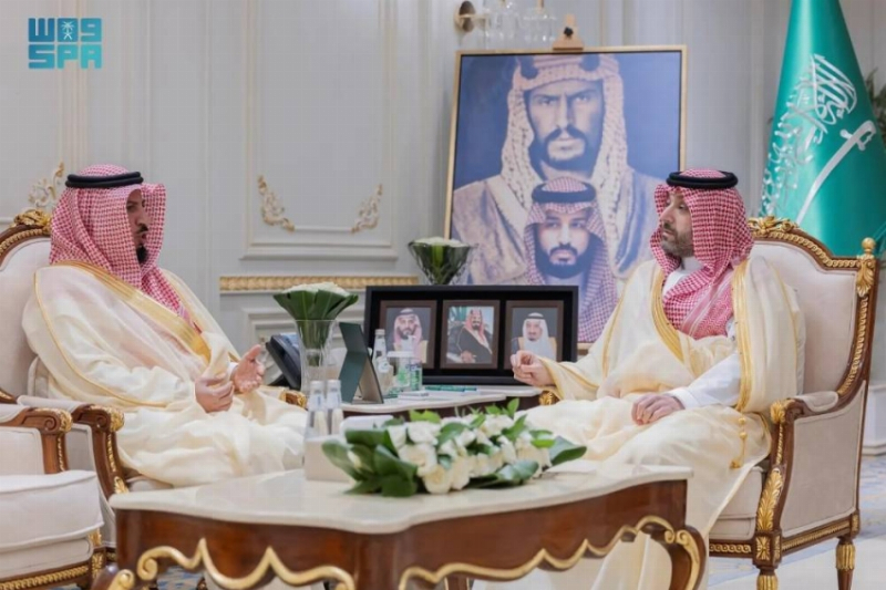 نائب أمير الحدود الشمالية يطلع على جهود الجمعيات الأهلية بالمنطقة