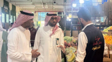 مدير بيئة الطائف يقف ميدانياً على الأسواق والمسالخ