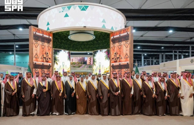 وزير البلديات يفتتح جناح المملكة المشارك في المنتدى الحضري العالمي بجمهورية أذربيجان