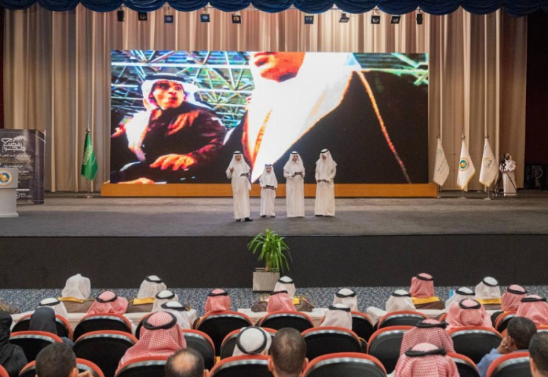 محافظ الأحساء يكرّم الفائزين في مبادرة “فصيح هجر” للخطابة