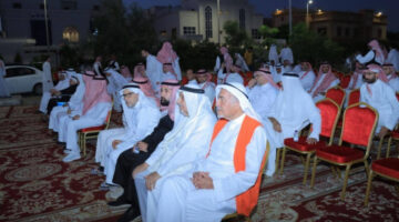 آل حافظ وآل المطبقاني وآل زاهد وأرحامهم يستقبلون المعزين في وفاة فقيدهم