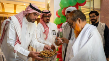 إكرام الضيف تطلق المساعد الذكي بـ 6 لغات للإجابة على استفساراتهم