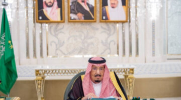 خادم الحرمين الشريفين يرأس جلسة مجلس الوزراء في جدة