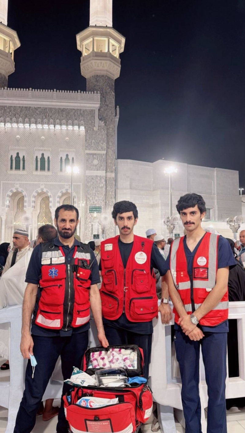 مسعف متطوع يشارك في خدمة ضيوف الرحمن 5 أعوام لوجه الله