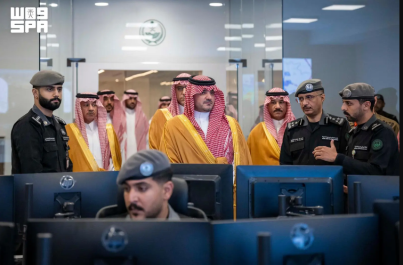 عبدالعزيز بن سعود يدشّن المركز الرقمي للعمليات الأمنية بمقر وزارة الداخلية في جدة