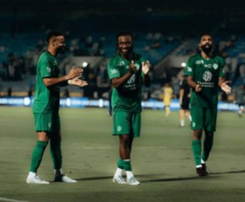 الأهلي يسدل الستار على موسمه بفوز عريض على الخليج