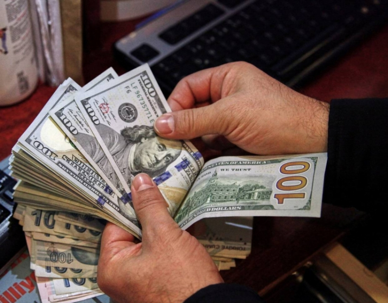 تراجع الدولار اليوم عن أعلى مستوياته في 6 أسابيع